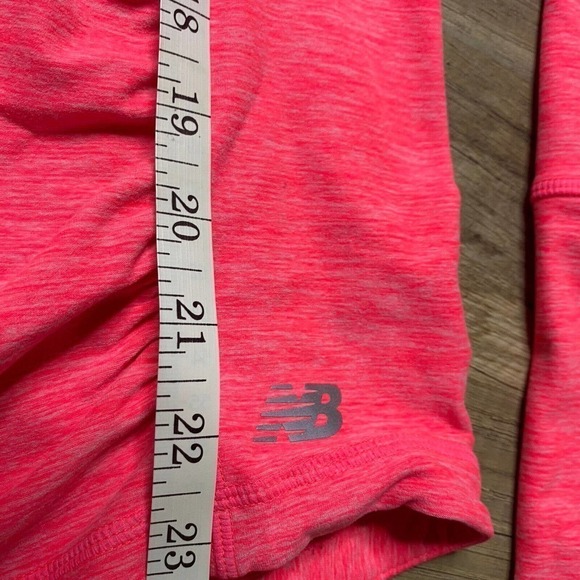NEW BALANCE Women Small Neon Pink Pullover Performance Turtleneck sweater Top - Picture 8 of 13